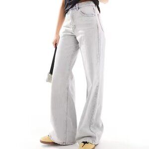 NEW WITH TAGS Pull & Bear Light Grey Baggy Wide Leg Jeans Size US 0
